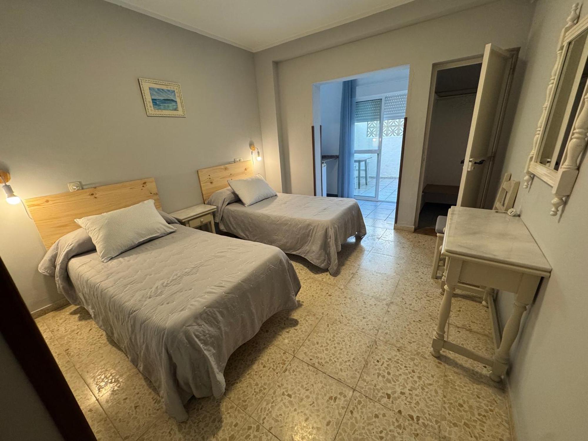 Hostal Miramar 洛斯卡尼奥斯德梅卡 外观 照片